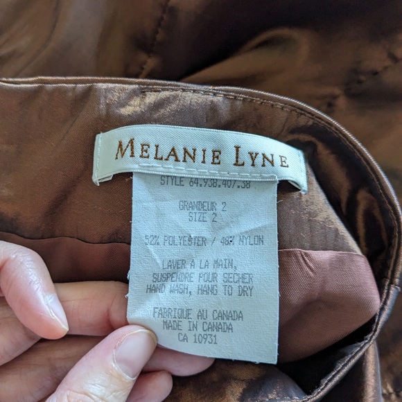 Melanie Lyne brown skirts size 2, made in Canada - Picture 2 of 2